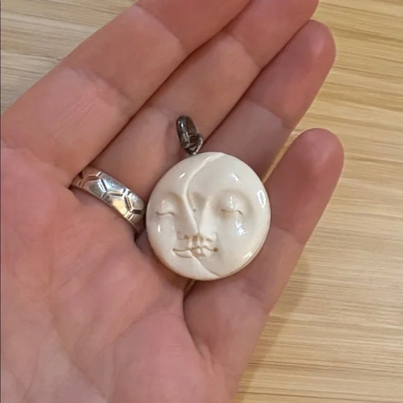 Vintage White enamel Moon Face Pendant - Picture 3 of 3